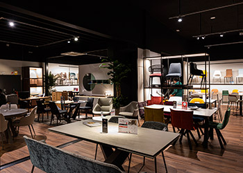 nueva-fachada-tienda-sillas-mesas-taburetes-multisilla-3